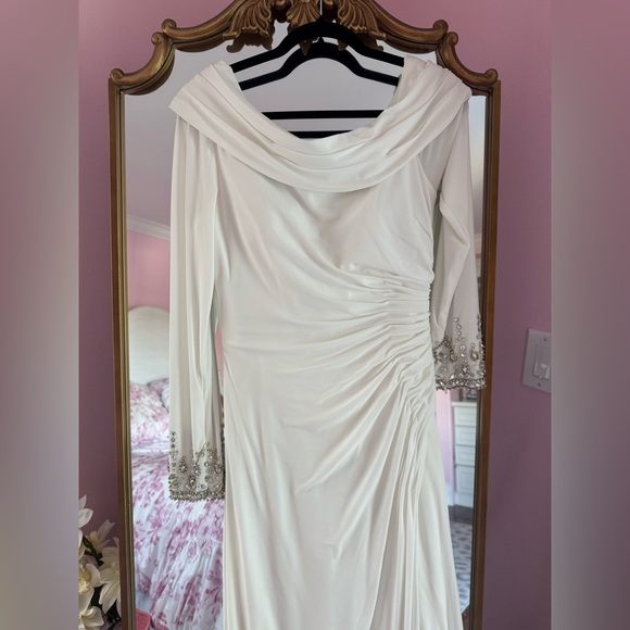 Mac Duggal Size 8 Beaded Cuff Drop Shoulder Faux Wrap White Gown. - Picture 9 of 15